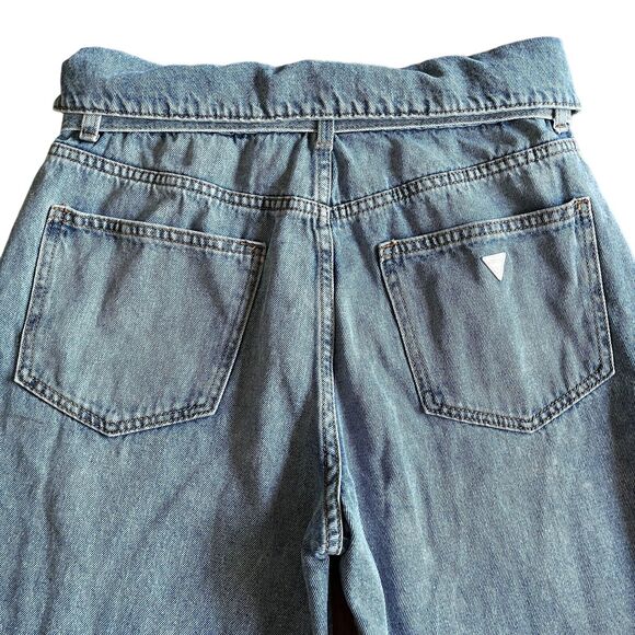 GUESS Reda Size 27 Fold Over High Waist Straight Mom Jeans Belted Medium Wash - Picture 4 of 10